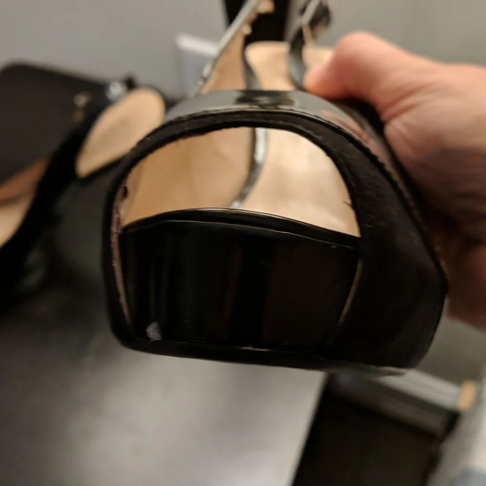 Guess black heels size 8 1/2 - Picture 5 of 5